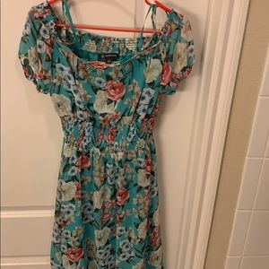 Dress with flowers New without tag